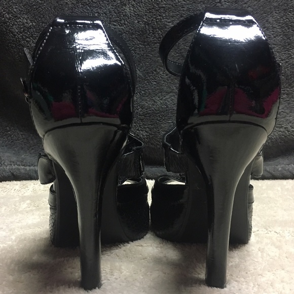 🖤 Sexy, Strappy, black heels - Picture 7 of 7